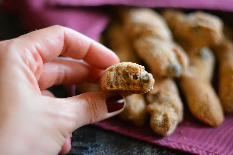 twisters with rosemary and capers