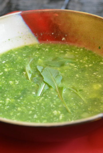 aromatic arugula soup