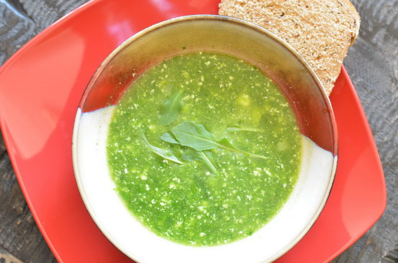 Aromatic arugula soup 