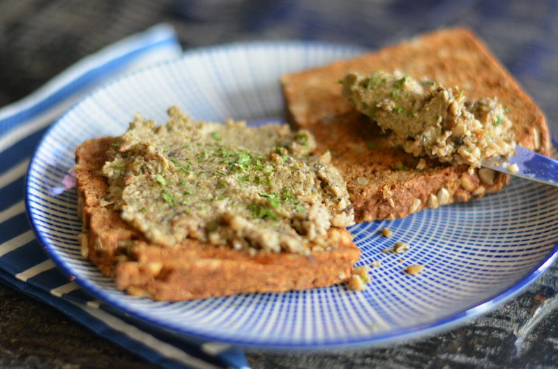 Creamy vegan and sunflower mushroom spread 