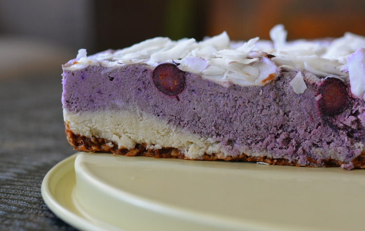 blueberry coconut raw cake