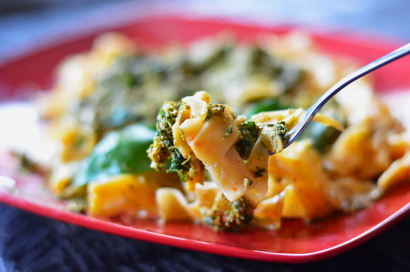 Spaghetti with homemade spinach pesto (vegan)